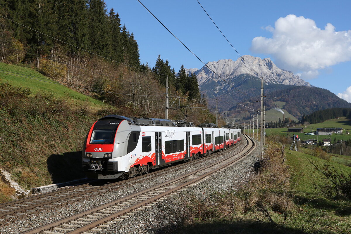 4748 039 aus Hochfilzen kommend am 29. Oktober 2024 bei Pfaffenschwend.