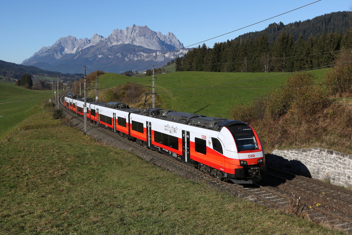 4748 043 war am 4. November 2024 bei Fieberbrunn in Richtung Hochfilzen unterwegs.