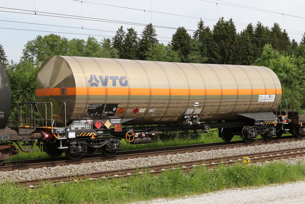 7809 195 (Zagns) von  VTG  am 222. Mai 2020 bei Grabensttt.