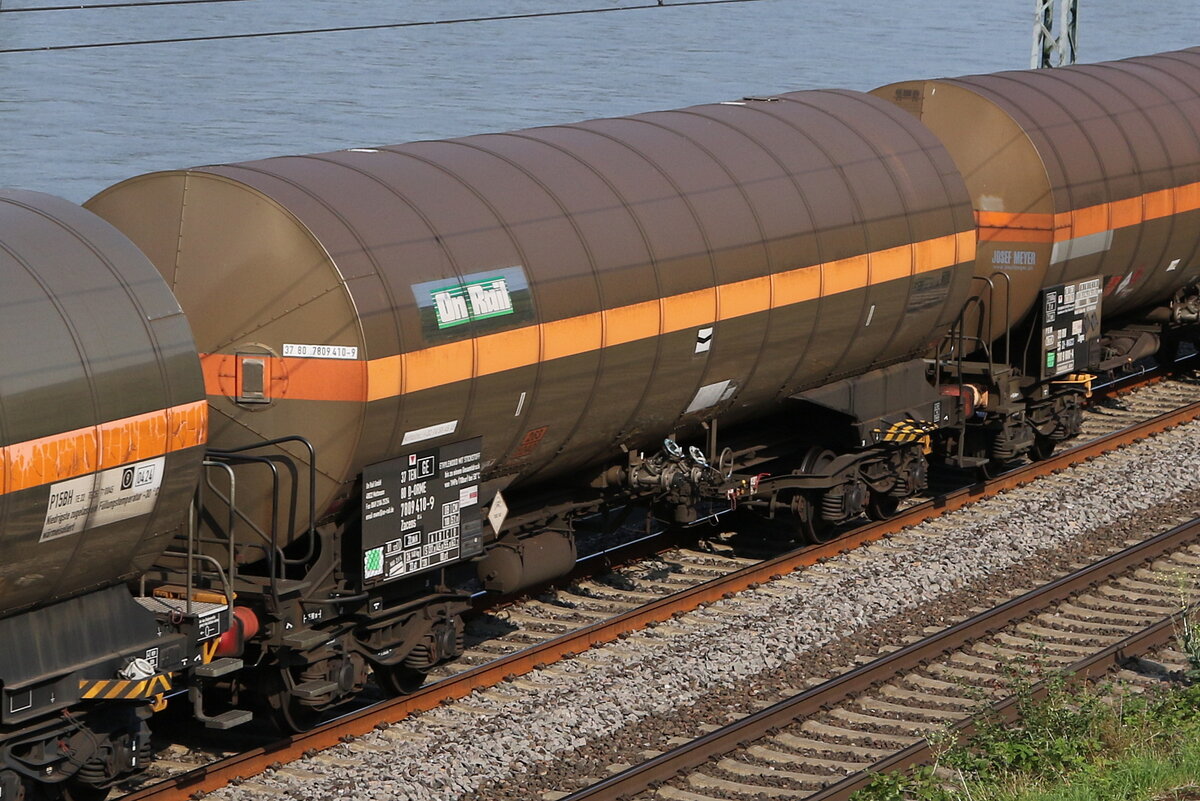 7809 410 (Zacens) von  On Rail  am 23. Juli 2021 bei Lorch am Rhein.