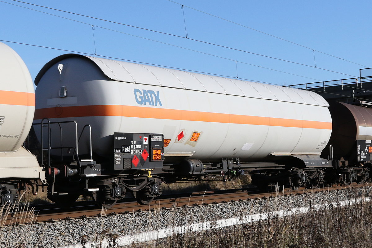 7813 015 (Zags) von  GATX  am 24. November 2020 bei Bernau.