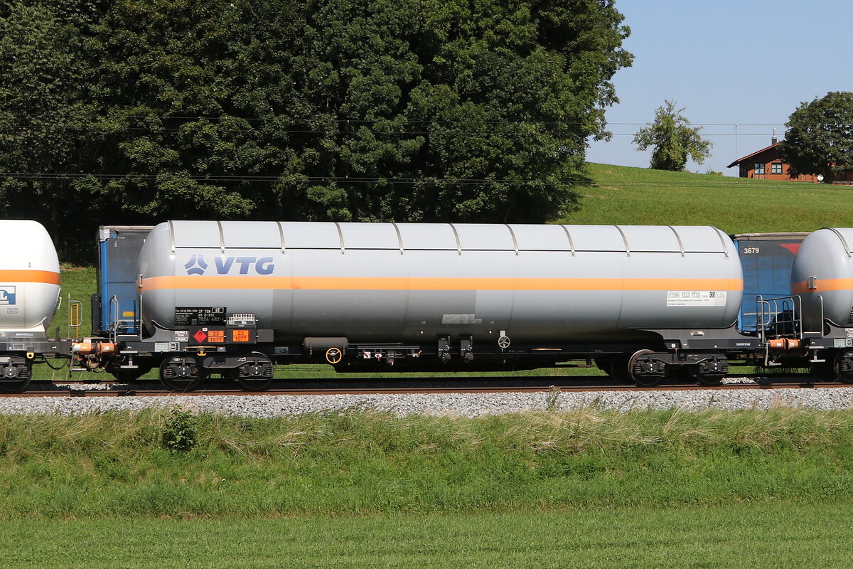 7824 482 (Zags) von  VTG  am 22. August 2023 bei Axdorf.