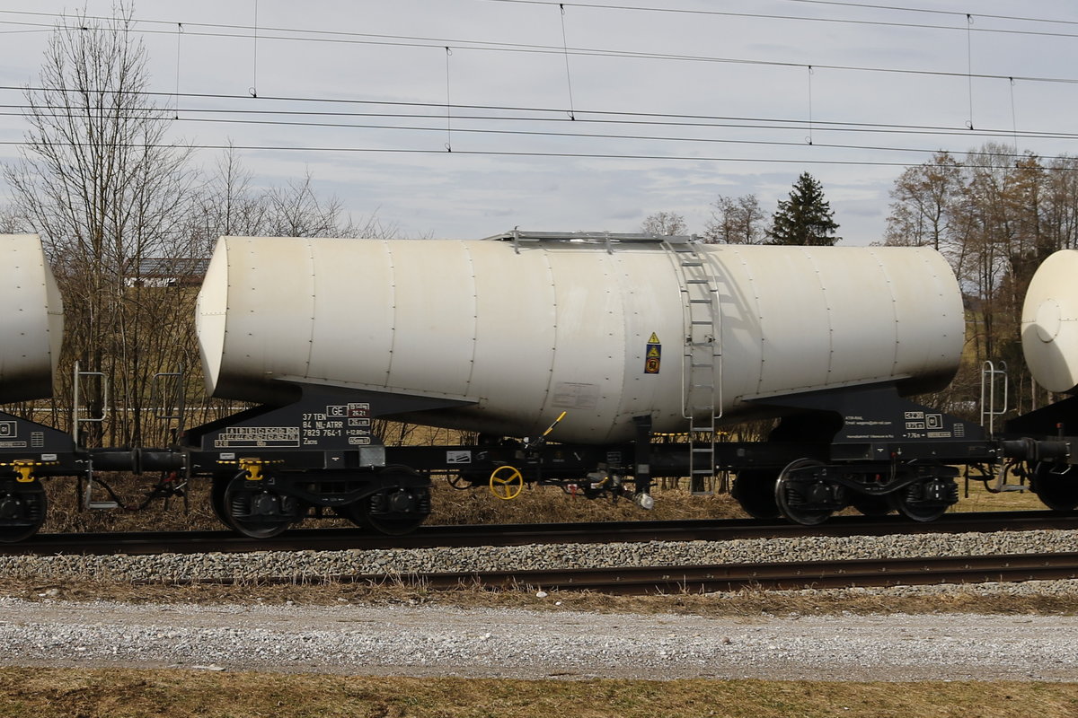 7829 764 (Zacns) von  Atir-Rail  am 3. Mrz 2019 bei Grabensttt.