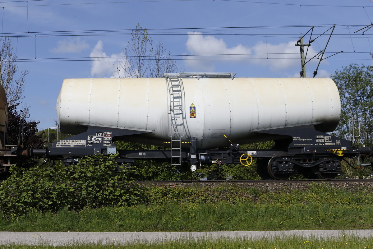 7829 806 (Zacns) von  Atir-Rail  am 7. Mai 2019 bei Prien.