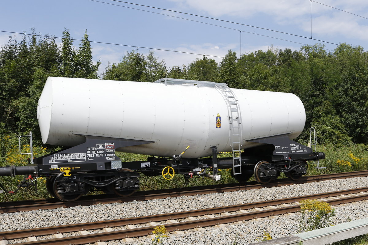 7829 807 (Zacns) von  ATIR-RAIL  am 15. August 2018 bei Grabensttt.