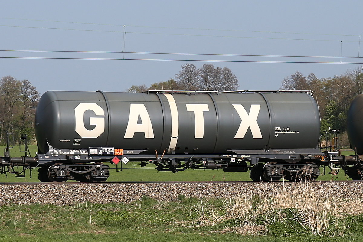 7830 366-2 (Zans) von  GATX  am 9. April 2017 bei Weisham.