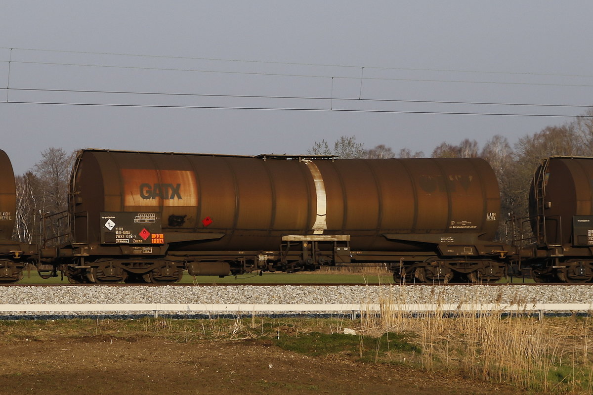 7832 019 (Zaens) von  GATX  am 1. April 2019 bei Bernau am Chiemsee.