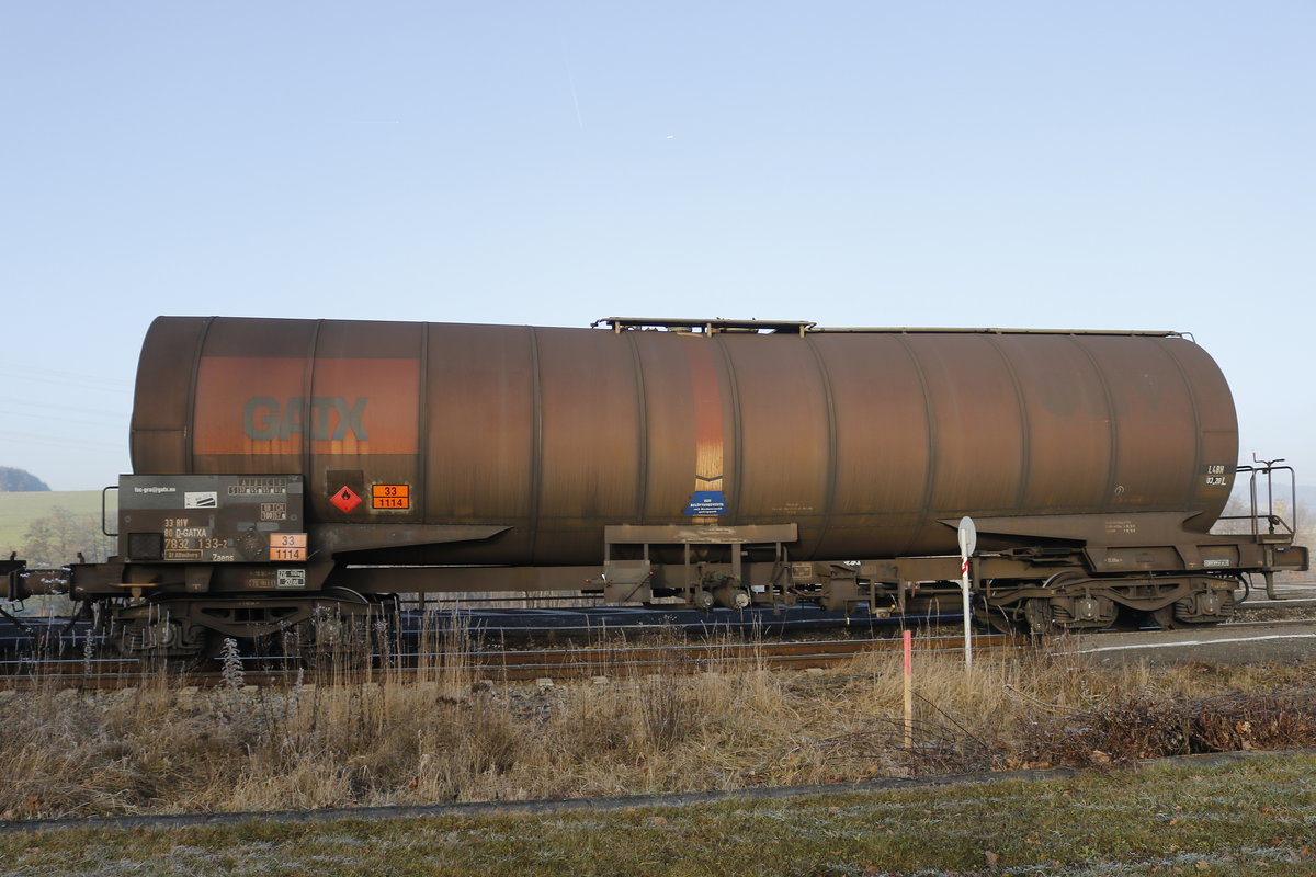 7832 133 (Zaens) von  GATX  am 30. Dezember 2016 in Thann-Matzbach