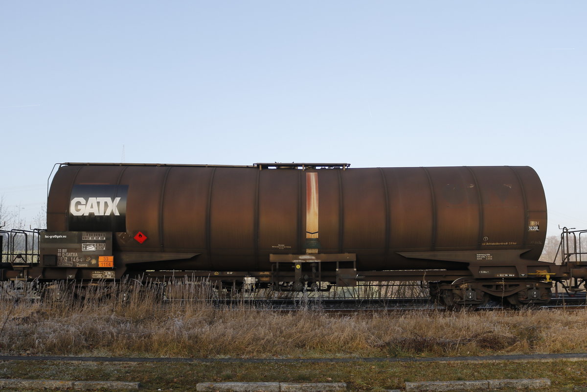 7832 146 (Zaens) von  GATX  am 30. Dezember in Thann-Matzbach aufgenommen.