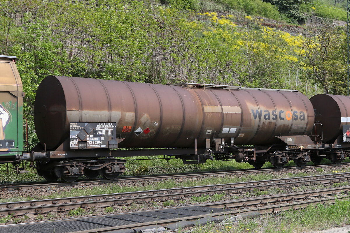 7832 218 (Zaens) von  WASCOSA  am 3. Mai 2022 bei Kaub am Rhein.