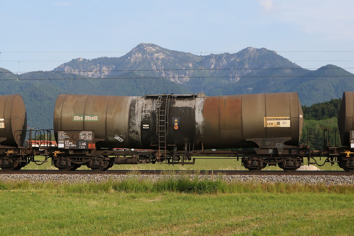 7832 266 (Zacens) von  On Rail  am 10. Juni 2021 bei bersee am Chiemsee.