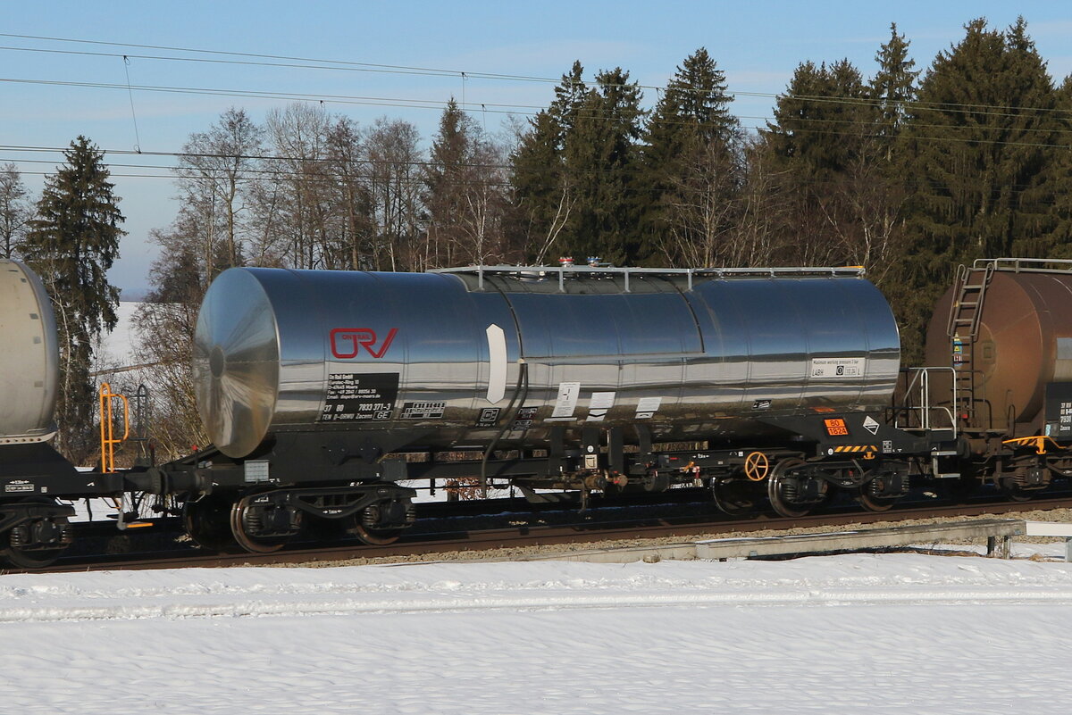 7833 371 (Zacens) von  On Rail  am 26. Januar 2022 bei Grabensttt.