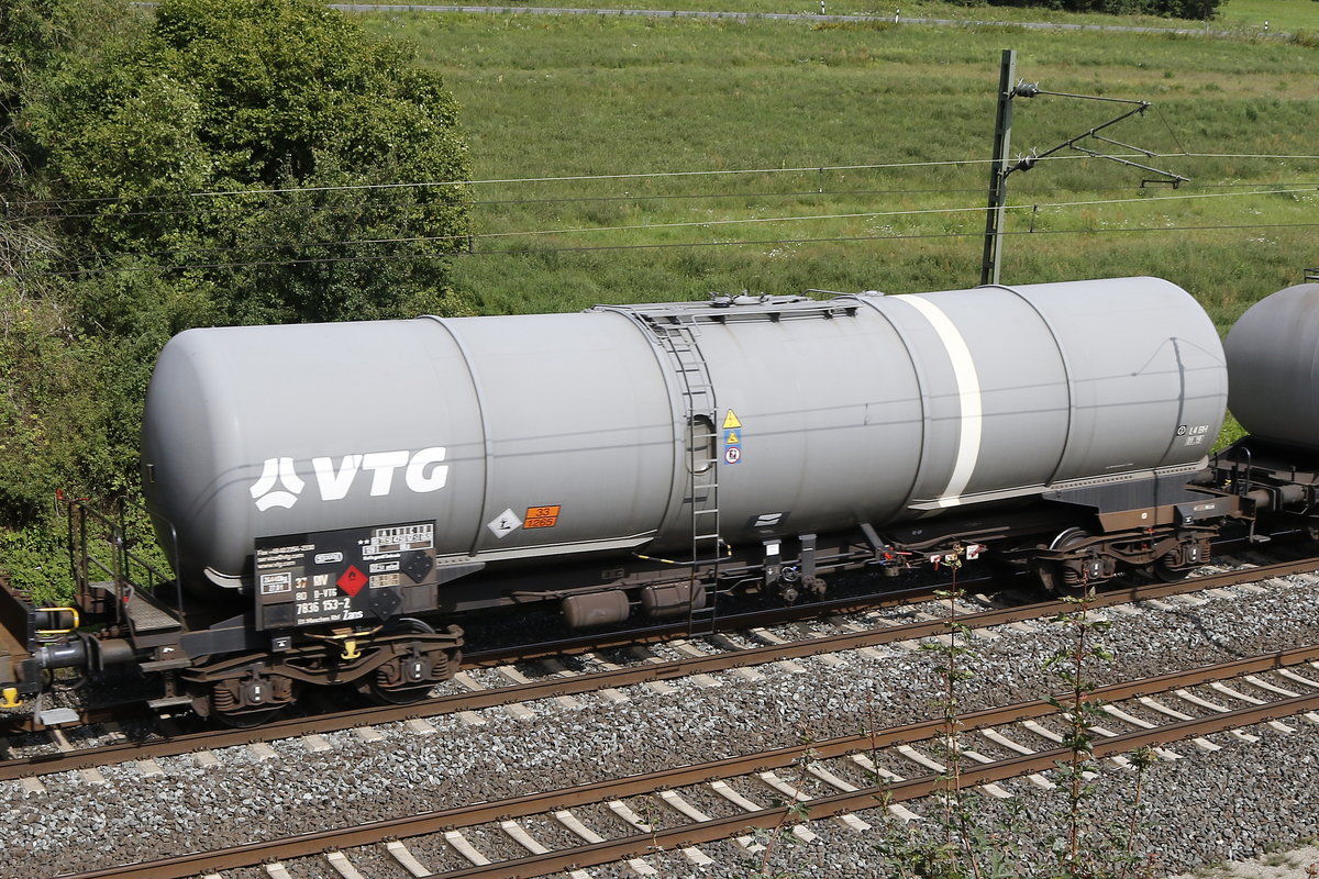 7836 153-2 (Zans) von  VTG  am 18. August 2017 bei Harrbach.