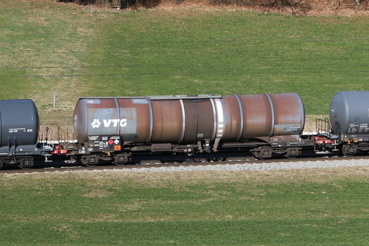 7836 247 (Zans) von  VTG  am 18. Februar 2024 bei Axdorf.