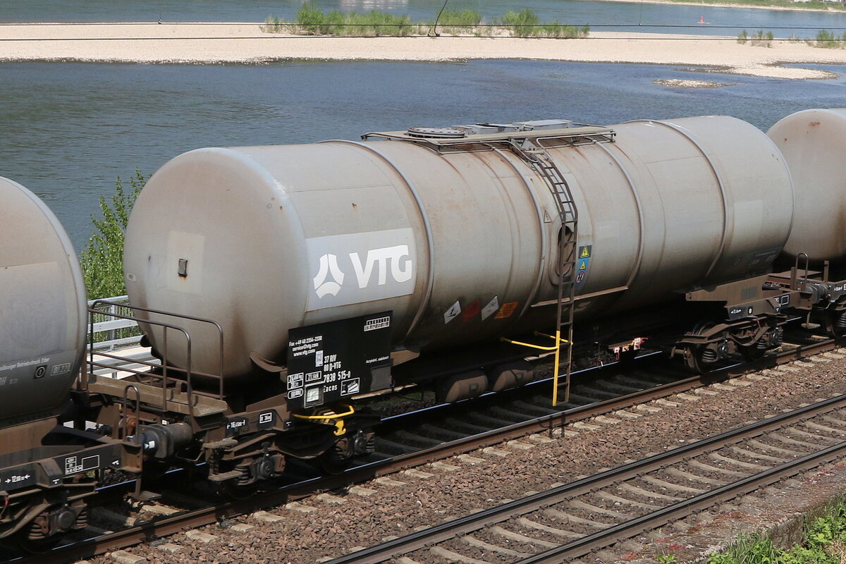 7838 515 (Zacns) von  VTG  am 3. Mai 2022 bei Assmannshausen.