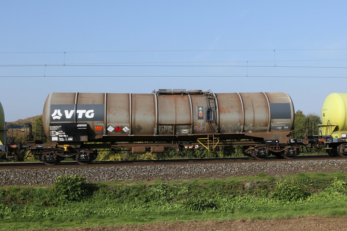 7838 986 (Zacns) von  VTG  am 12. Oktober 2022 bei Himmelstadt.