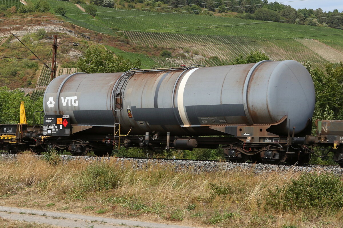 7839 104 (Zacens) von  VTG  am 5. August 2022 bei Thngersheim.