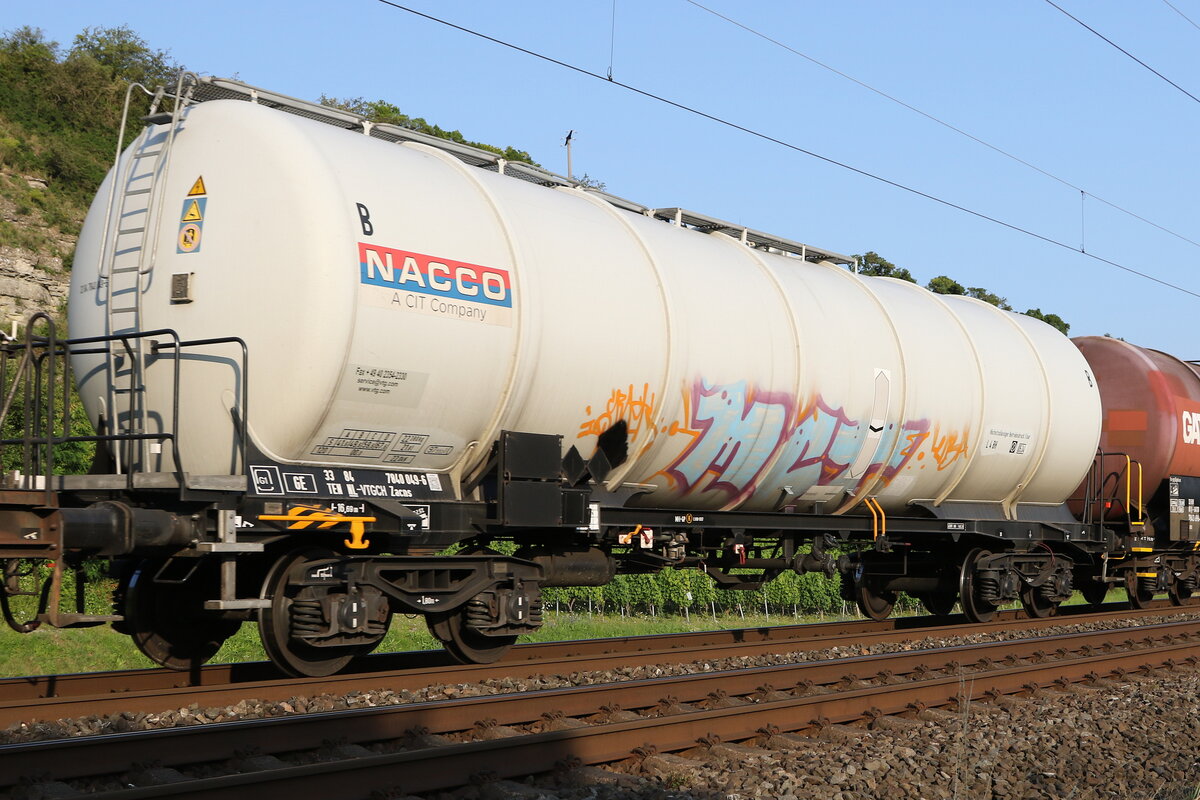 7840 049 (Zacns) von  NACCO  am 23. Juli 2021 bei Himmelstadt.