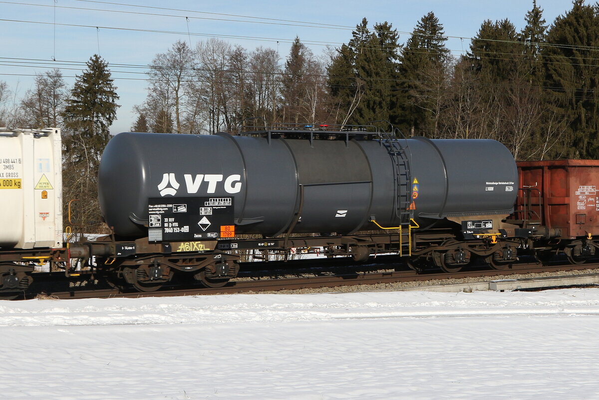 7840 153 (Zacns) von  VTG  am 27. Januar 2022 bei Grabensttt.