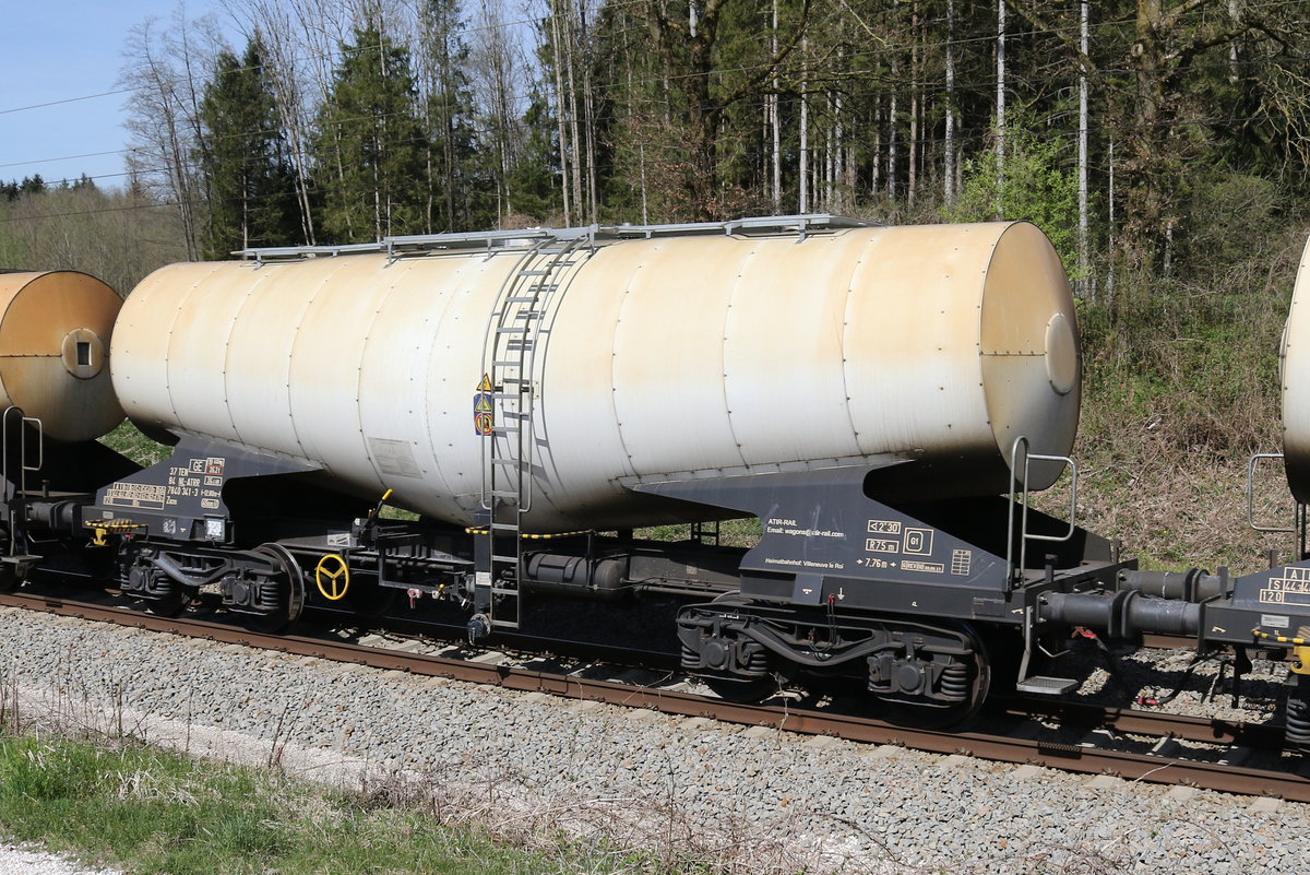 7840 341 (Zacns) von  ATIR-Rail  am 15. April 2020 bei Grabensttt.