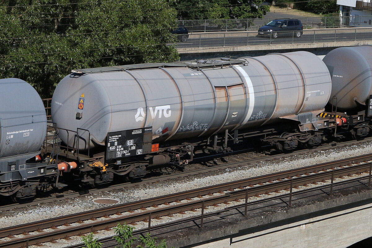 7840 562 (Zacns) von  VTG  am 8. August 2022 bei Gemnden.