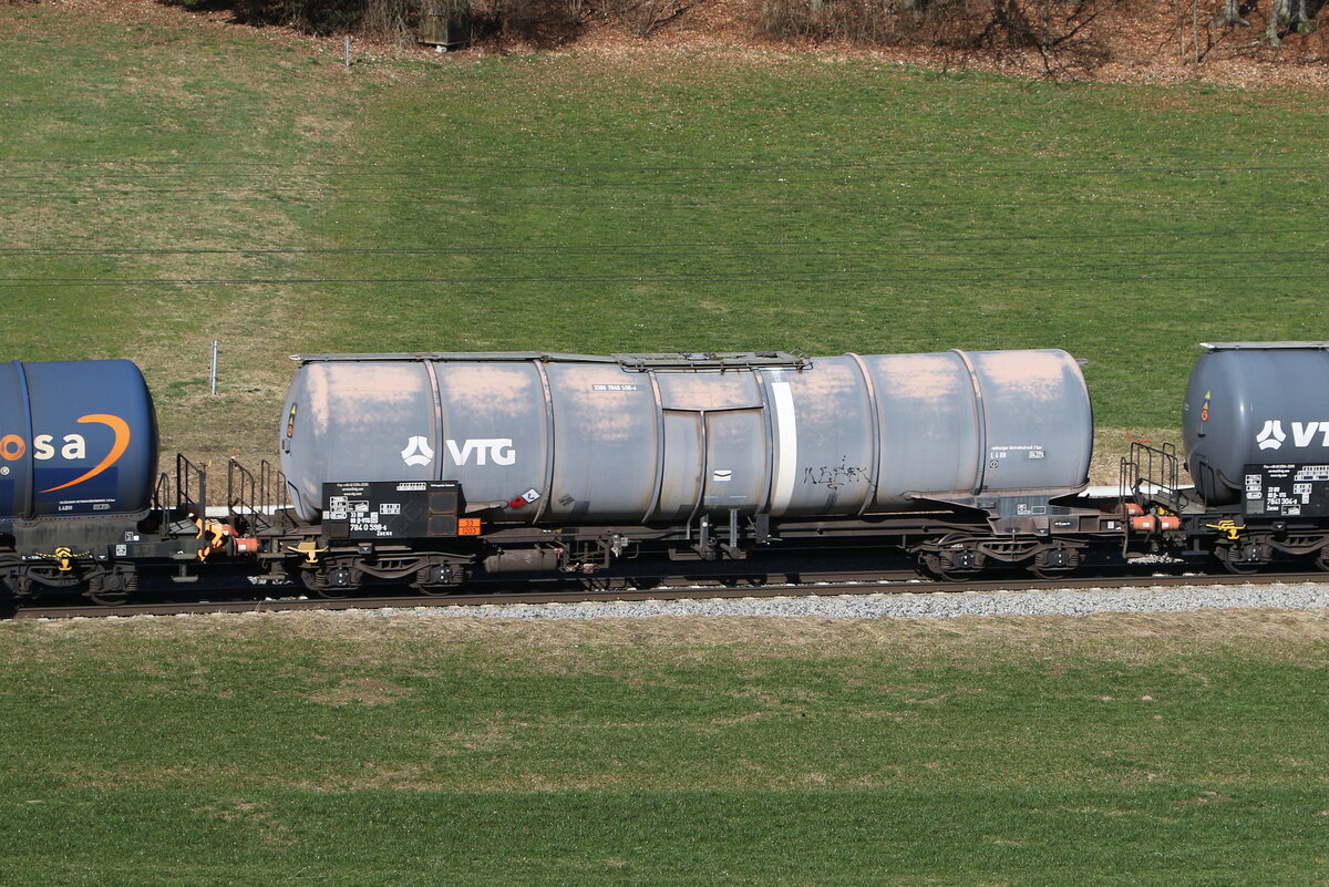 7840 598 (Zacns) von  VTG  am 18. Februar 2024 bei Axdorf.