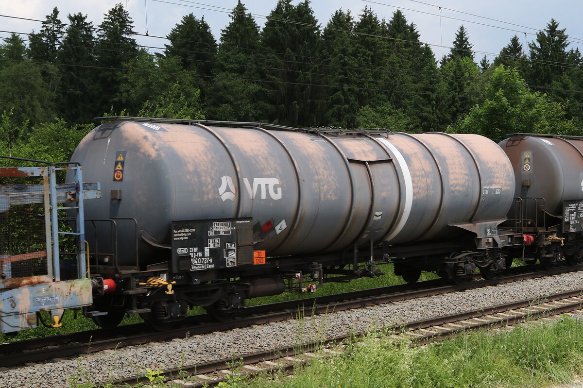 7840 737 (Zacns) von  VTG  am 10. Juni 2021 bei Grabensttt.