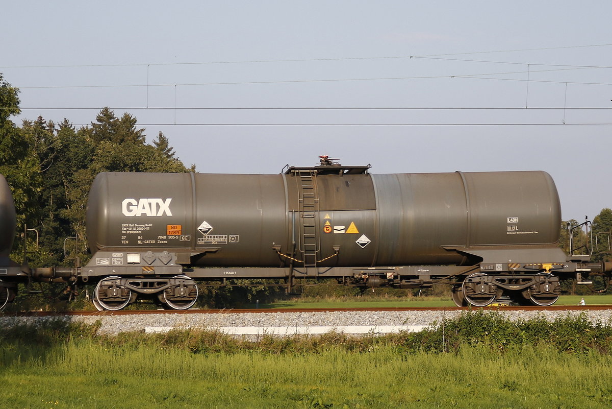 7840 905 (Zacns) von  GATX  am 18. September 2018 bei Bernau.