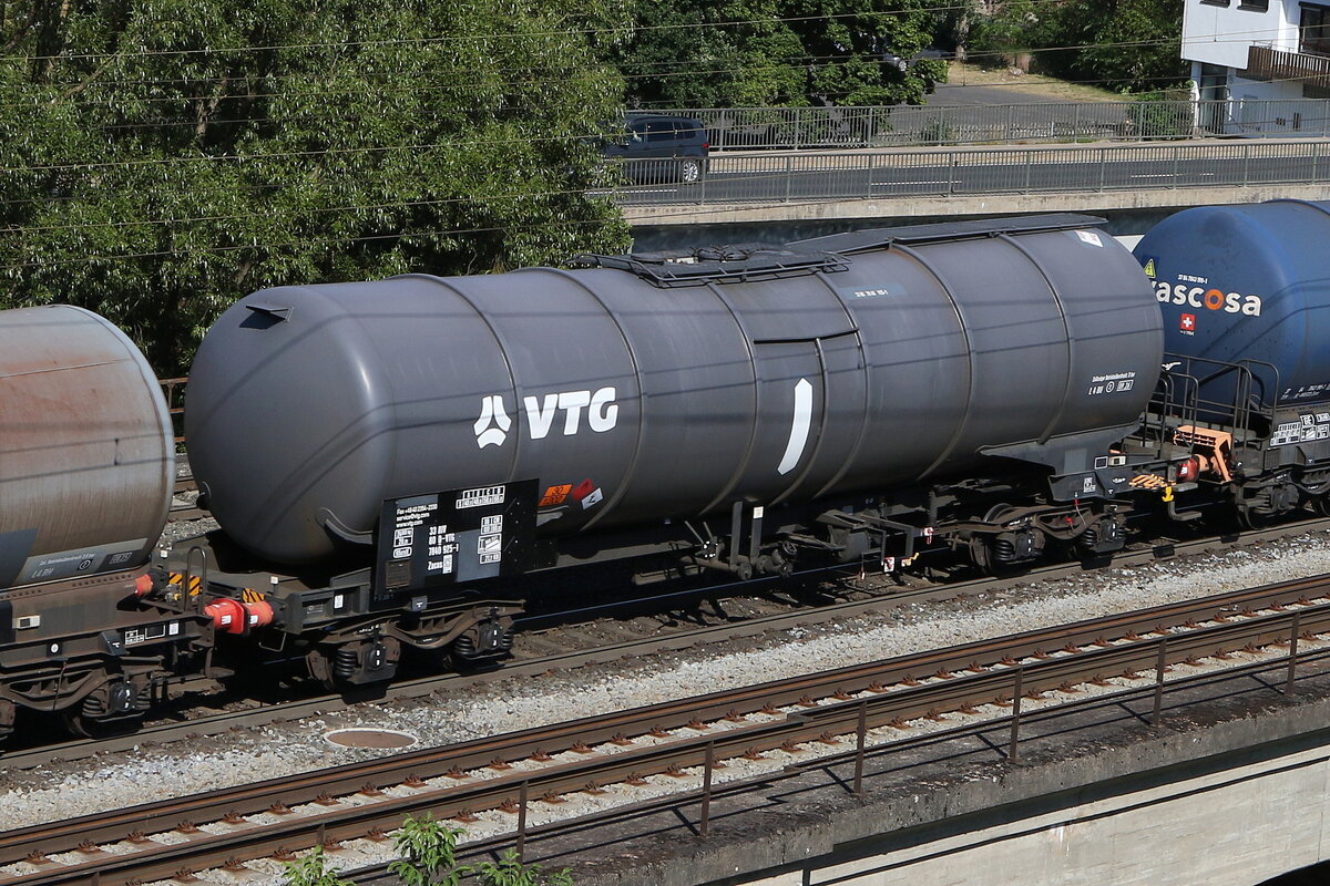 7840 925 (Zacns) von  VTG  am 8. August 2022 bei Gemnden.