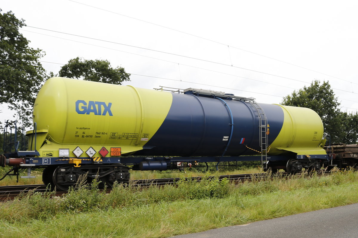 7840 963-4 (Zacns) von  GATX  am 17. August 2017 bei Drverden.