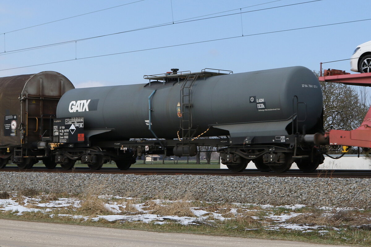 7841 073 (Zacns)  von  GATX  am 4. April 2022 bei bersee.