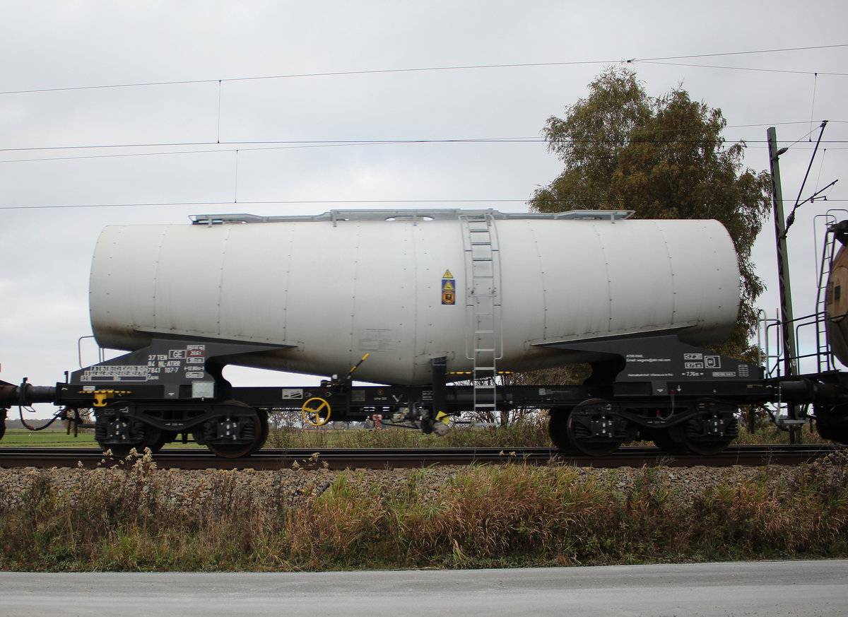 7841 107-7 (Zacns) von  ATIR-Rail  am 31. Oktober 2016 bei bersee.