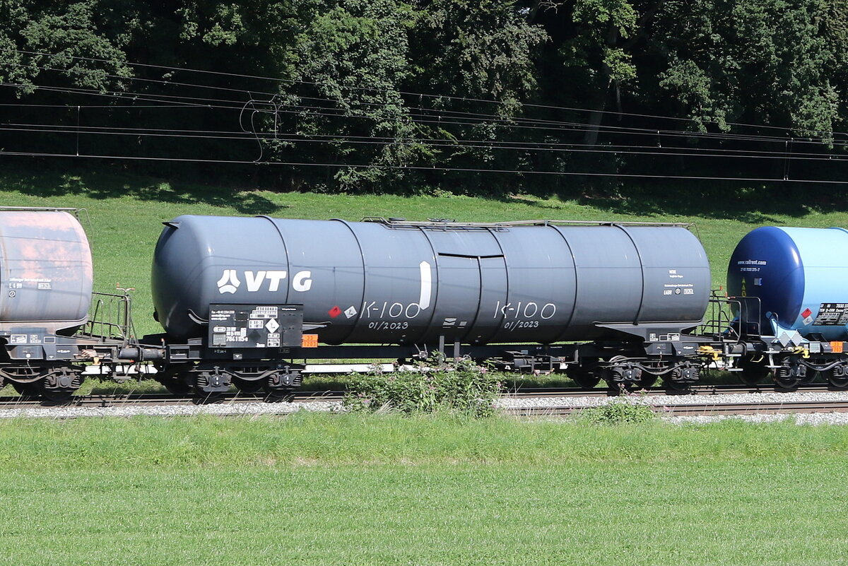 7841 115 (Zacns) von  VTG  am 22. August 2023 bei Axdorf.