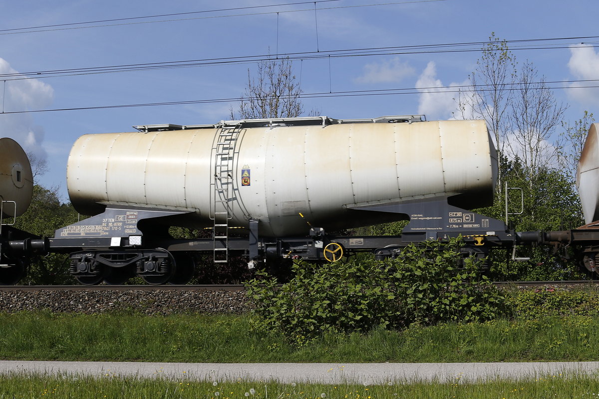 7841 170 (Zacns) von  Atir-Rail  am 7. Mai 2019 bei Prien.