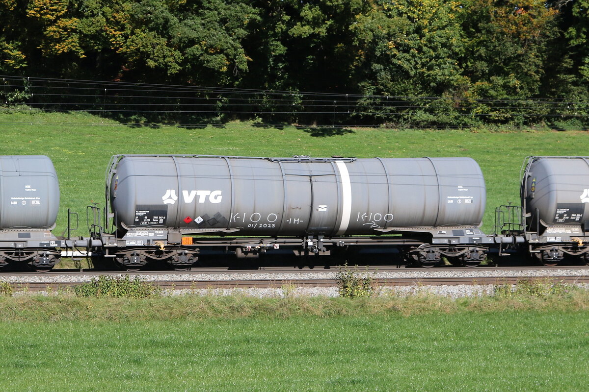 7841 347 (Zacns) von  VTG  am 9. Oktober 2024 bei Axdorf.