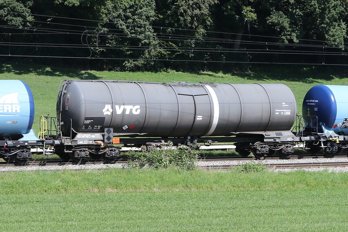 7841 367 (Zacns) von  VTG  am 22. August 2023 bei Axdorf.