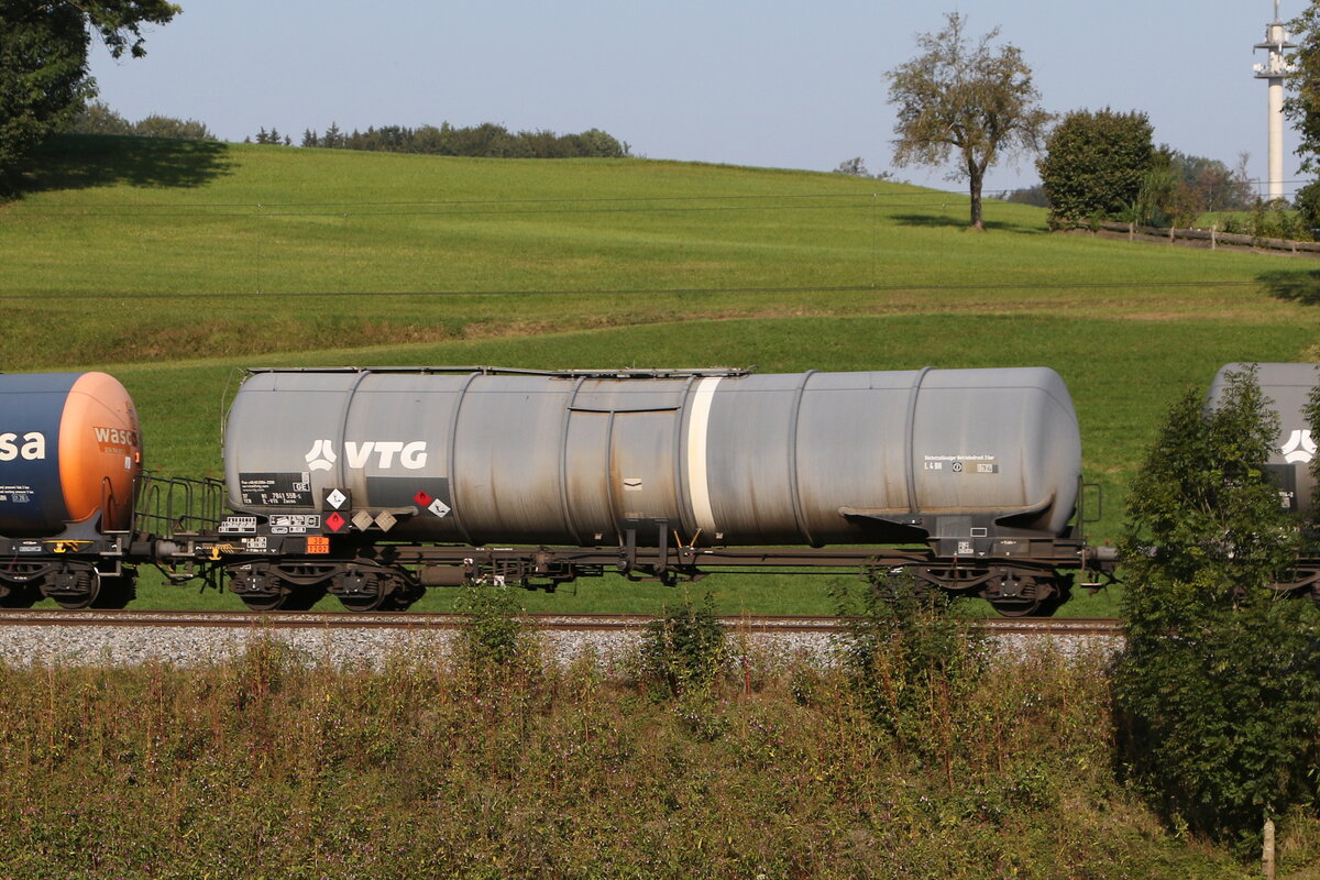 7841 558 (Zacns) von  VTG  am 19. September 2024 bei Axdorf.