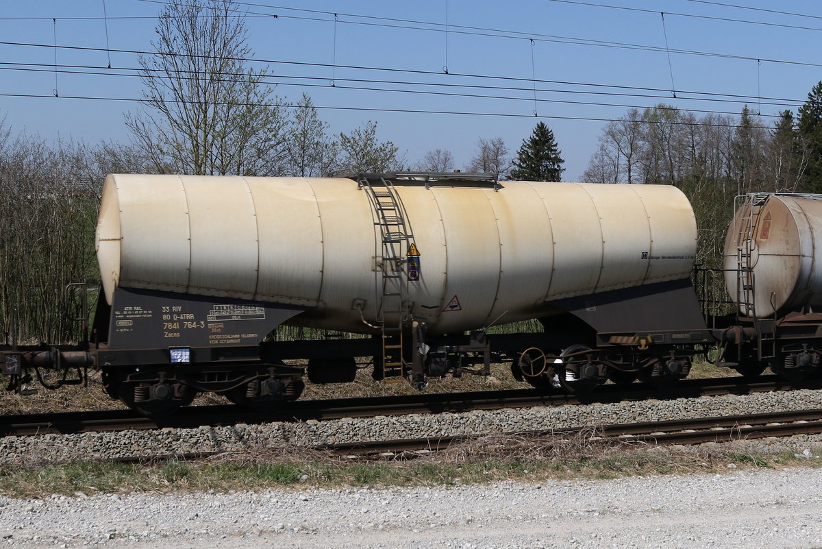 7841 764 (Zacns) von  ATIR-Rail  am 8. April 2020 bei Grabensttt.