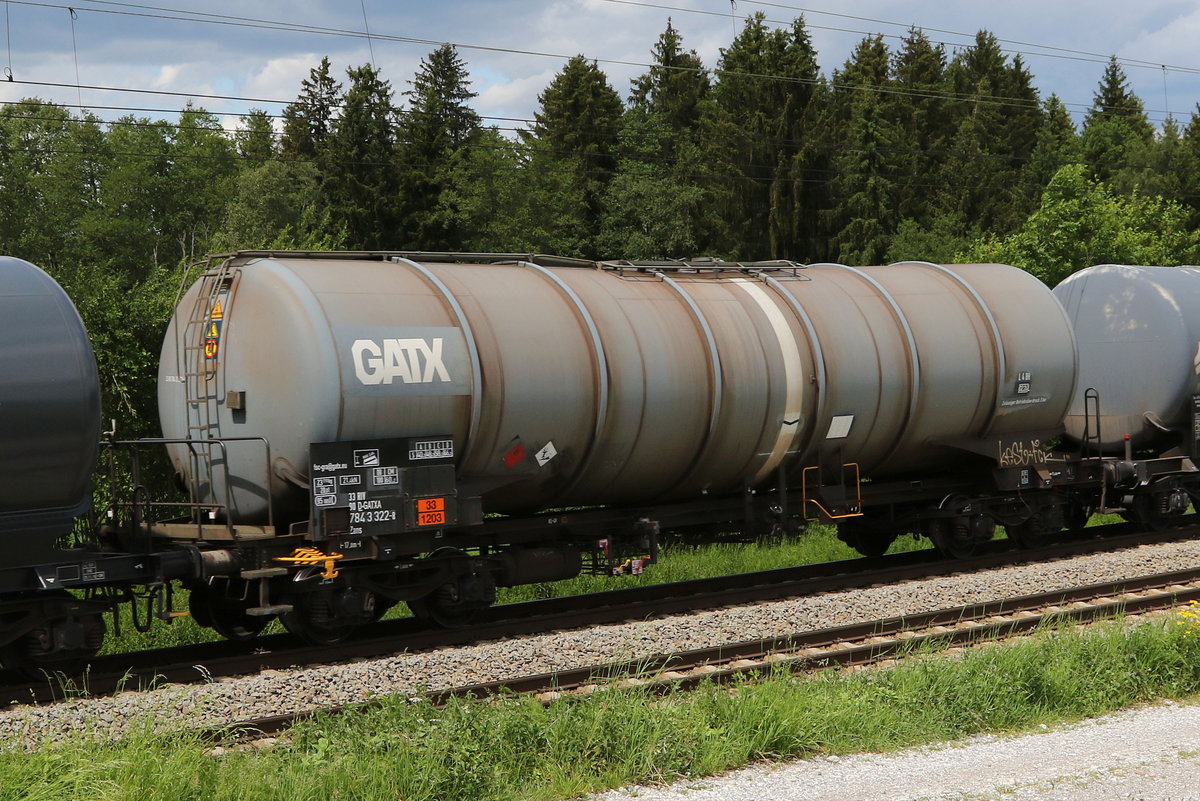 7843 322 (Zans) von  GATX  am 24. Mai 2020 bei Grabensttt.