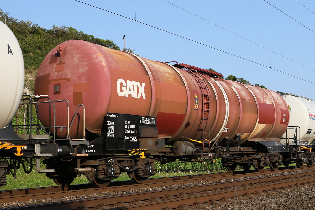 7843 641 (Zans) von  GATX  am 23. Juli 2021 bei Himmelstadt am Main.