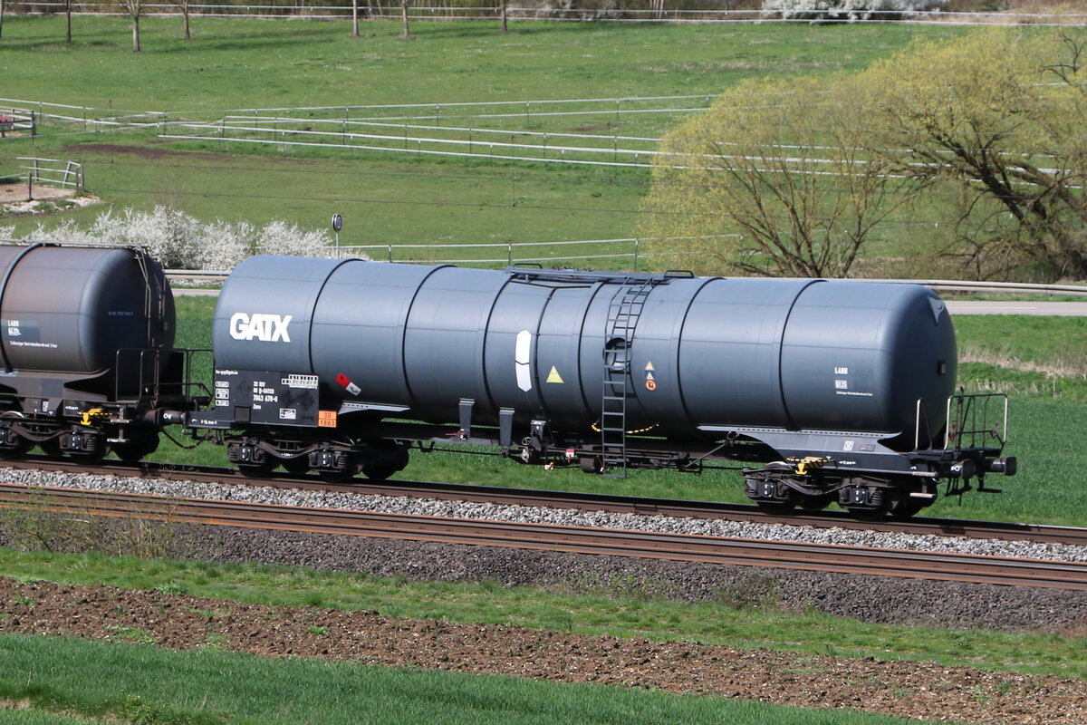 7843 670 (Zans) von  GATX  am 5. April 2024 bei Breitenfurt.