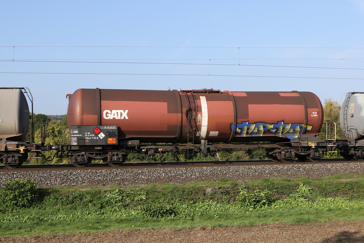 7843 732 (Zans) von  GATX  am 12. Oktober 2022 bei Himmelstadt.