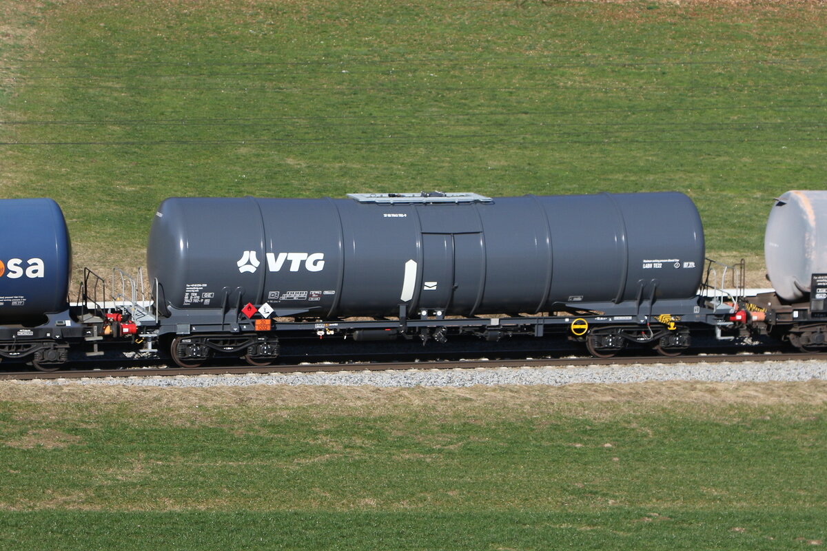 7843 782 (Zacens) von  VTG  am 18. Februar 2024 bei Axdorf.