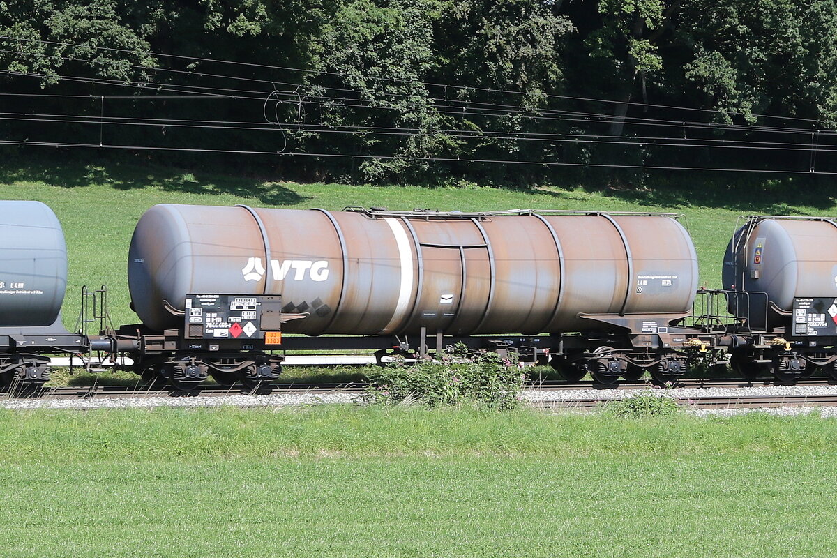 7844 466 (Zans) von  VTG  am 22. August 2023 bei Axdorf.