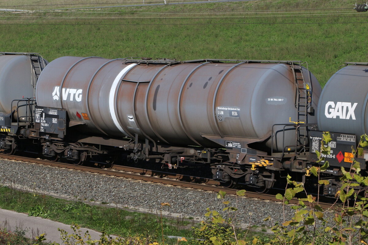 7844 609 (Zans) von  VTG  am 12. Oktober 20222 bei Harrbach im Maintal.