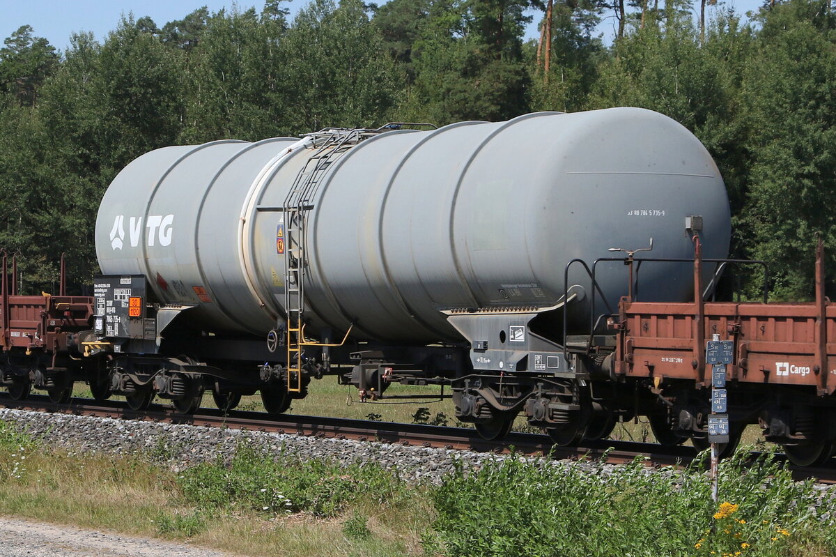 7845 735 (Zacs) von  VTG  am 4. August 2022 bei Freihung in der Oberpfalz.