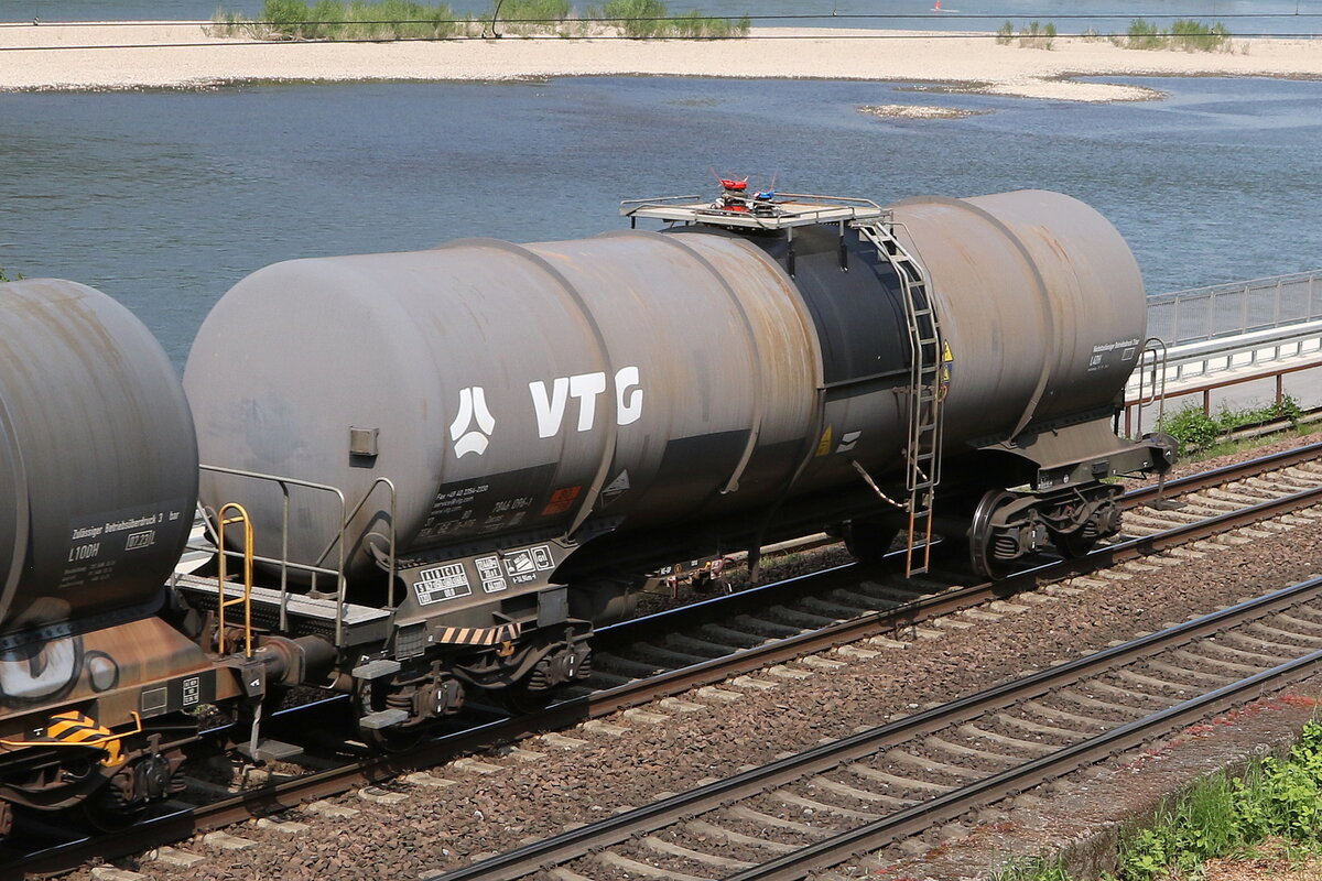 7846 096 (Zacns) von  VTG  am 3. Mai 2022 bei Assmannshausen.