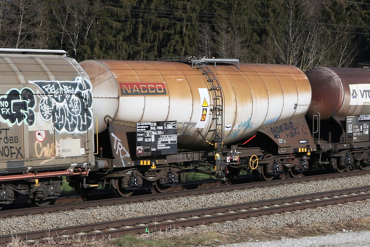 7846 203 (Zacns) on  VTG  am 8. Februar 2023 bei Sossau im Chiemgau.