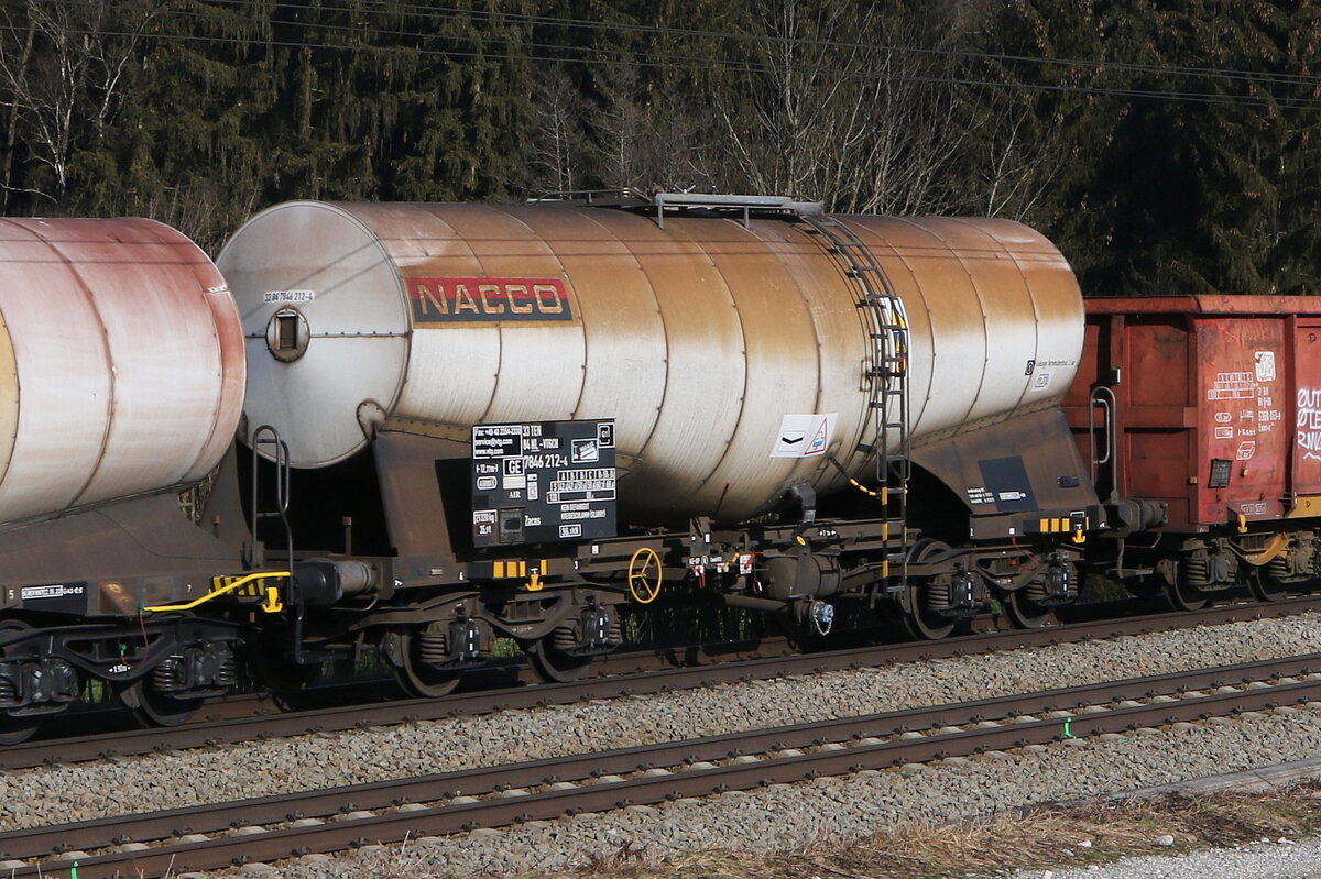 7846 212 (Zacns) von  NACCO  am 7. Februar 2023 bei Sossau.