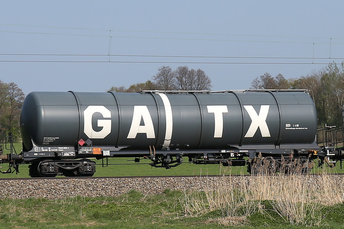 7846 699-4 (Zacns) von  GATX  am 9. April 2017 bei Weisham.